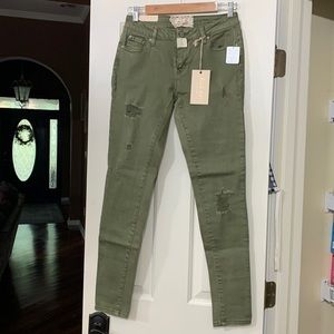 Altars state new with tags